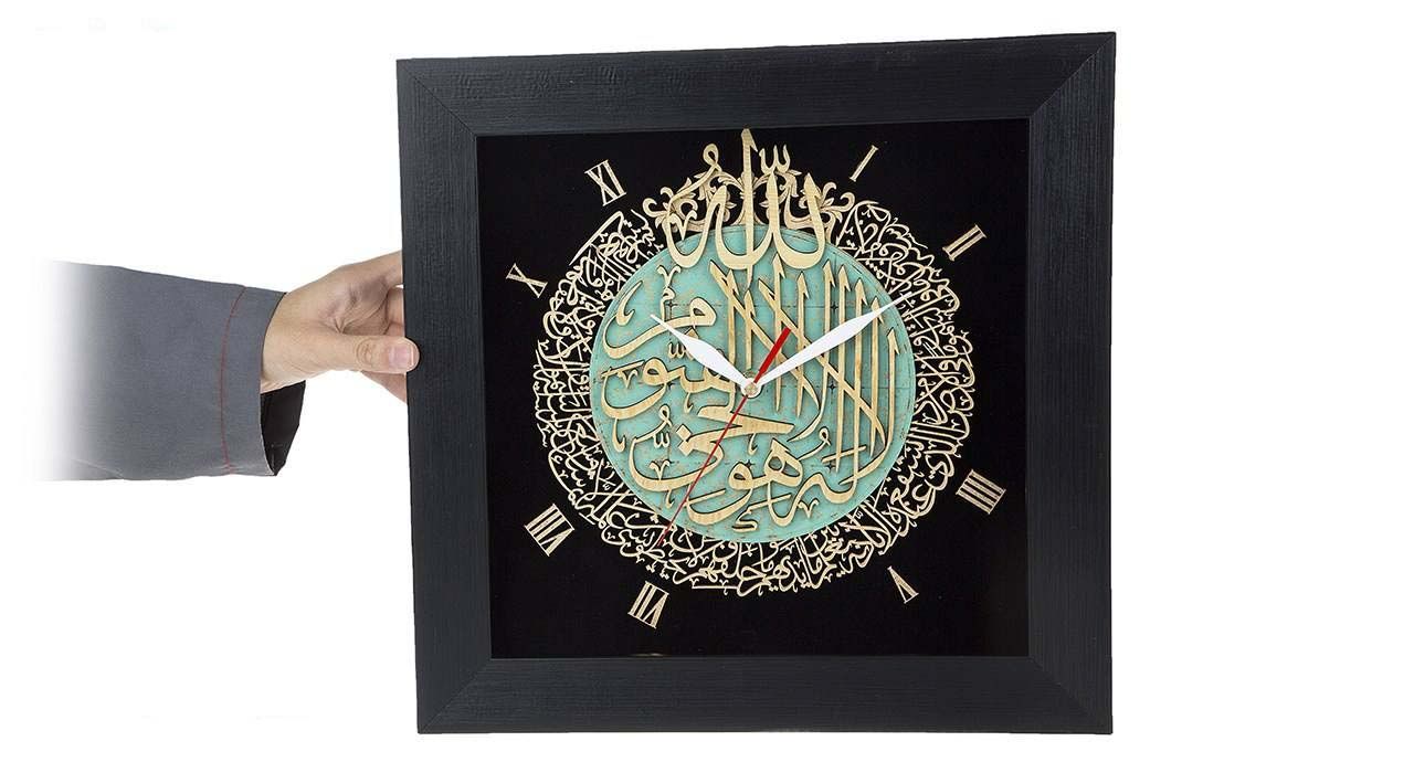 ساعت با طرح اسلامی و آیت الکرسی منبت کاری شده با چوب