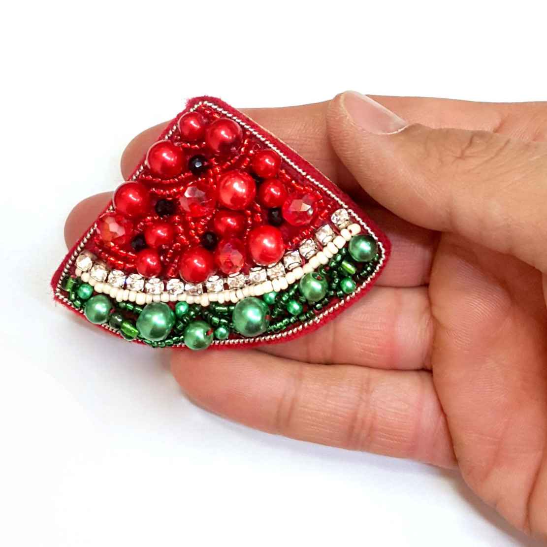 سنجاق سینه هندوانه برای یلدا – جشن و سرگرمی