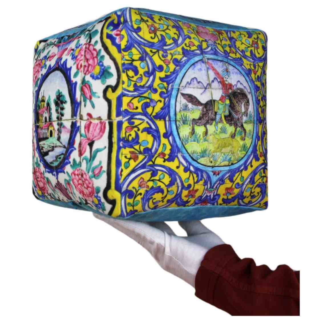 پوف مربعی مخمل بوهمیایی با الهام از ظرافت ایرانی شیکدو