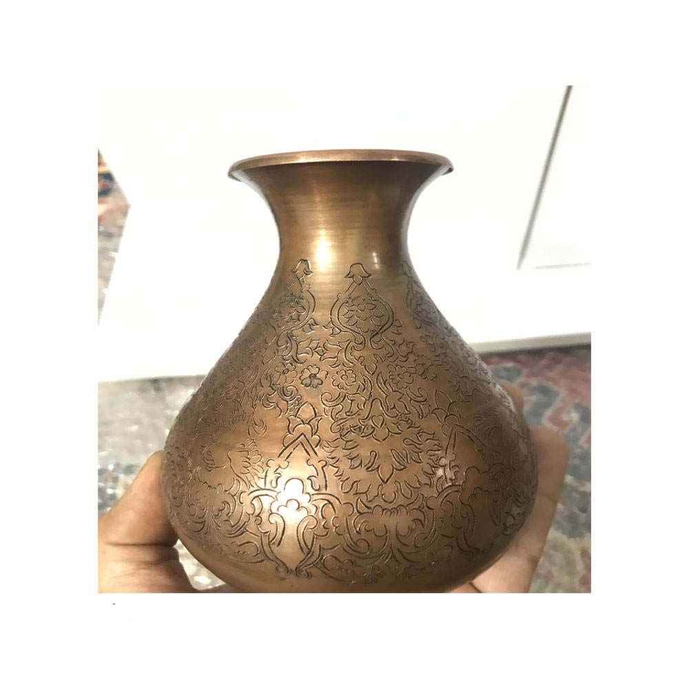 گلدان مسی حکاکی‌شده‌ی ایرانی با طرح خمره‌ای، مناسب برای تک‌شاخه با هنر گل