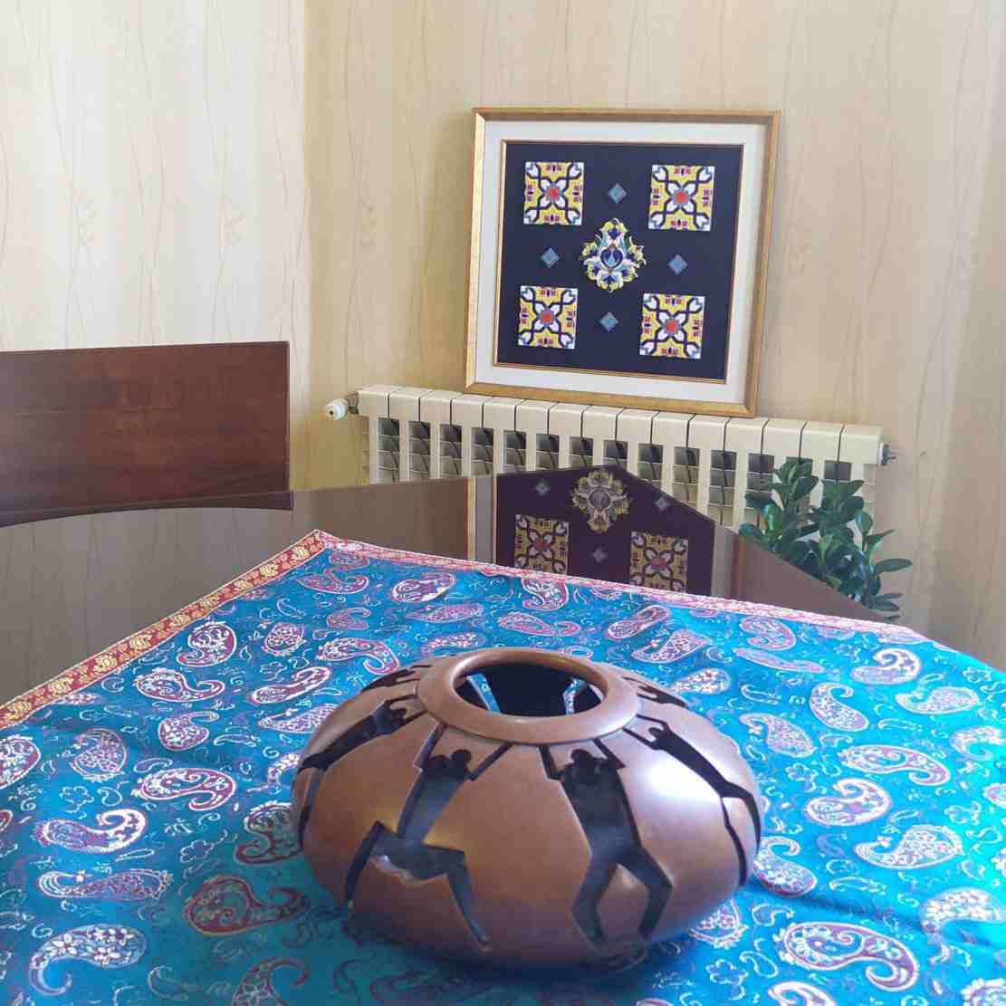 کاشی سرامیکی قاب‌دار تزئینی ایرانی – شاه عباسی