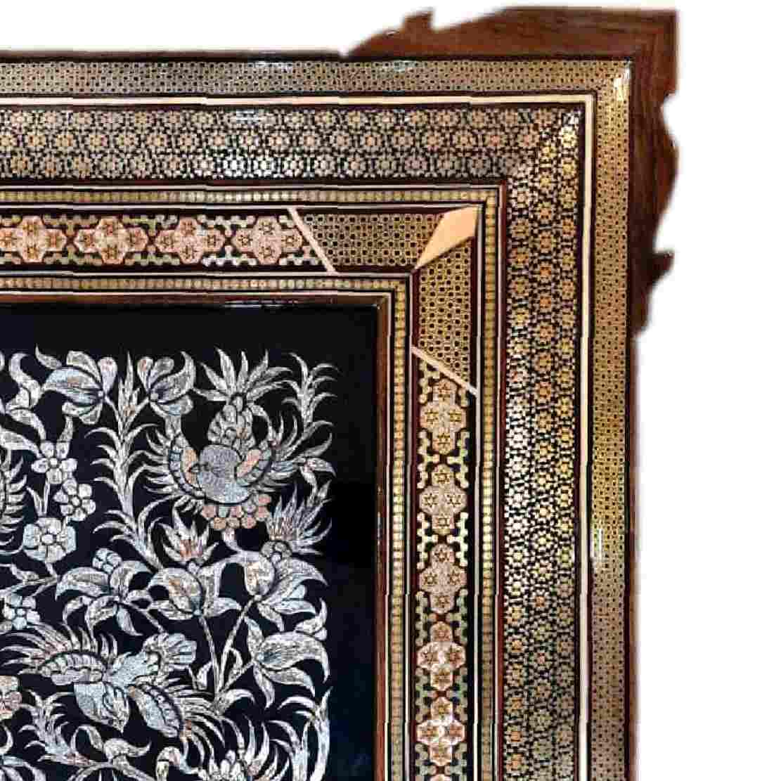 قاب مسی دست‌ساز حکاکی شده با پرندگان و گل‌های ایرانی – دکور دیواری سنتی