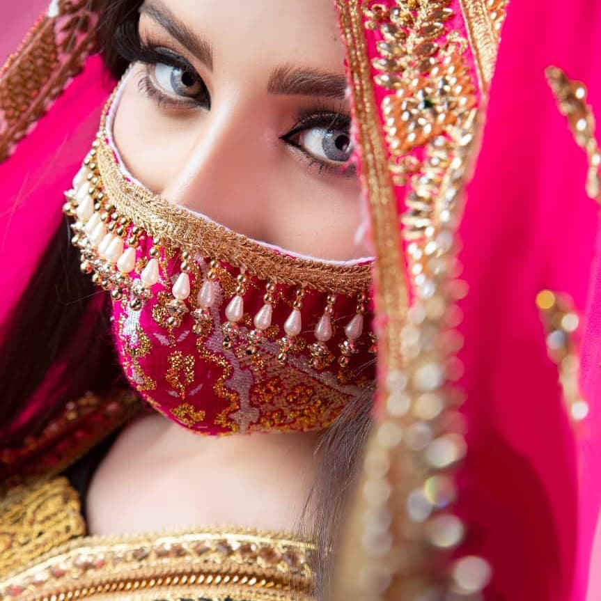 ماسک صورت زنانه گلدوزی شده دستساز – مدل نگین
