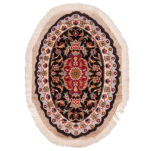 فرش دستباف تبریز طرح ترنج بیضی – ابریشم و پشم مشکی