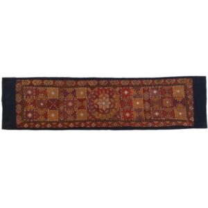 رومیزی گلدوزی شده با دست مدل مهتاب