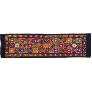 رومیزی گلدوزی شده با دست مدل سوزرا