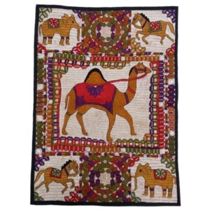 رومیزی گلدوزی شده با دست مدل هندسی