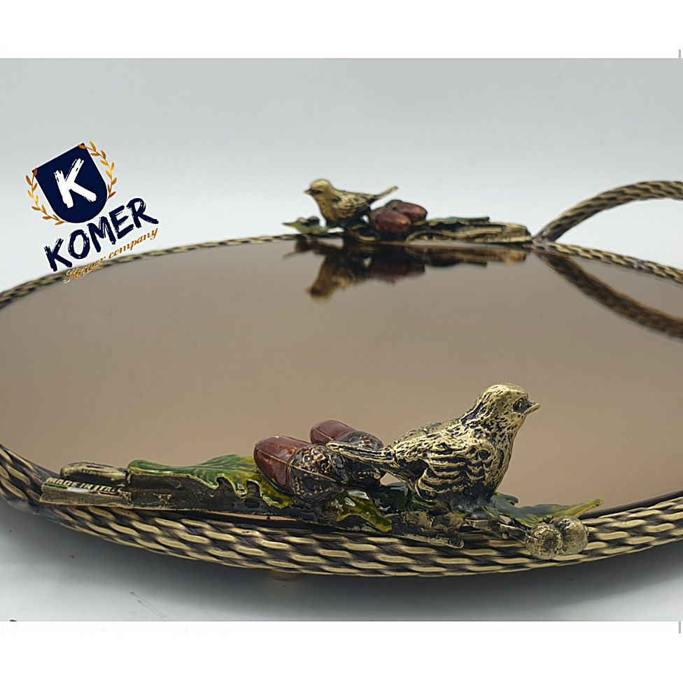سینی برنجی مدرن – زرین و درخشان در ضیافت طبیعت