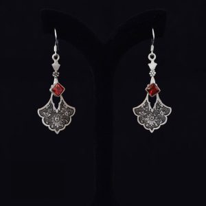 گوشواره نقره حکاکی شده ایرانی با سنگ قیمتی مصنوعی