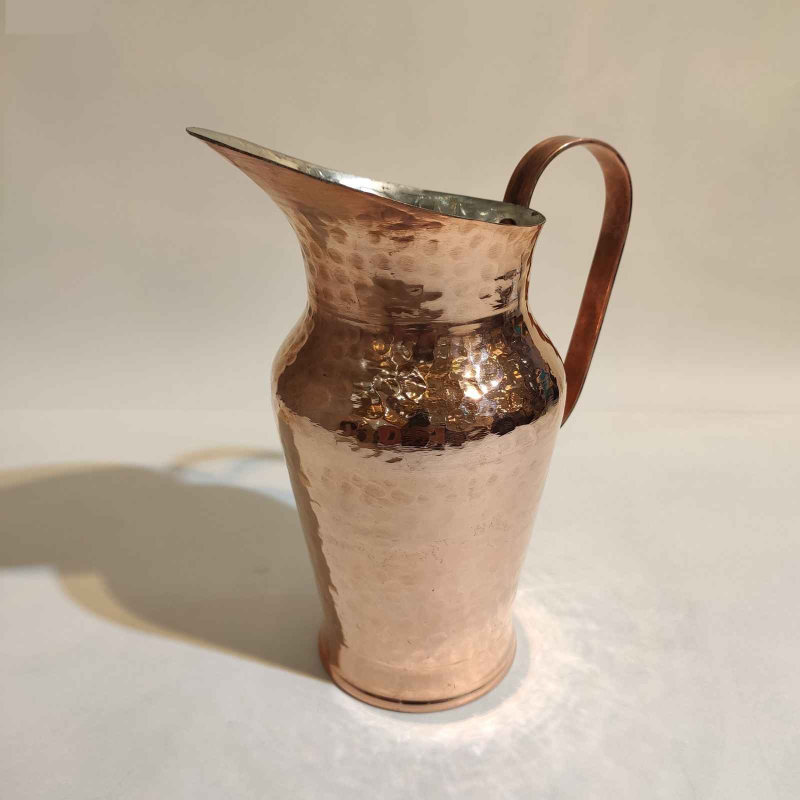 پارچ مسی سنتی ایرانی چکش کاری شده سنا