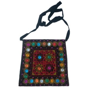 کیف رودوشی گلدوزی شده طرح بلوچی مشکی