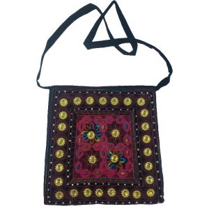 کیف رودوشی گلدوزی شده قومی بلوچی نسخه مشکی II