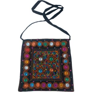 کیف رودوشی گلدوزی شده طرح بلوچی کارن