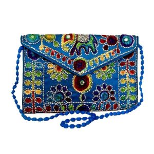 کیف دستی مخمل گلدوزی شده طرح بلوچی – آبی