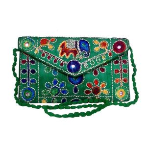 کیف دستی مخمل گلدوزی شده طرح بلوچی – سبز