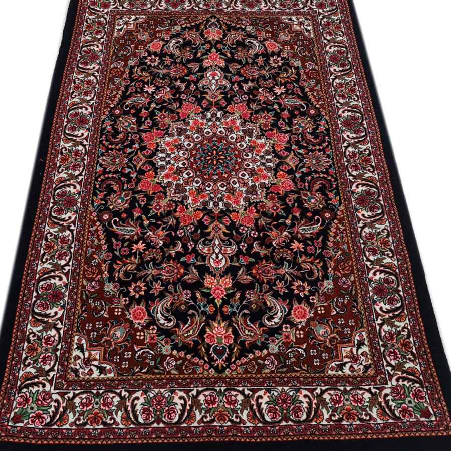 فرش دستباف بیجار (طرح قاجار) طرح ترنج – ابریشم و پشم مشکی