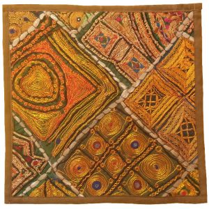 روکش کوسن گلدوزی شده – طرح دالان