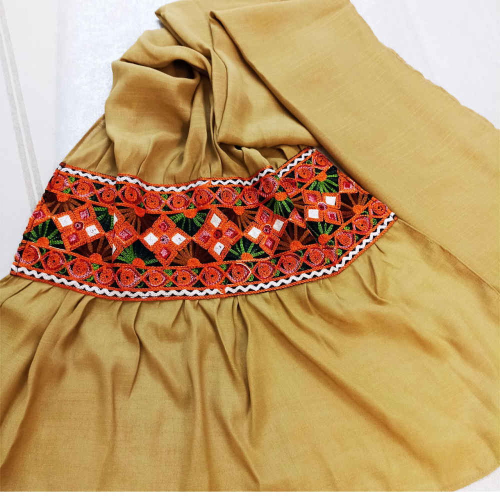 شال زنانه بلوچی دوزی شده زرد
