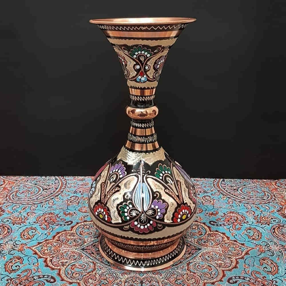 گلدان مسی تزئینی با میناکاری ایرانی نقاشیشده با دست، مدل آوا با نقوش سنتی گل