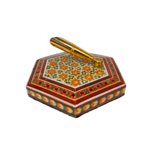جاقلمی رومیزی چوبی با طرح الهام گرفته از باران و هنر خاتم‌کاری