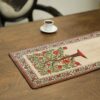 رومیزی مخمل کرم طرح پرشین الگانت مدل خوشه