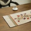 رومیزی مخمل کرم طرح پرشین الگانت مدل افروز