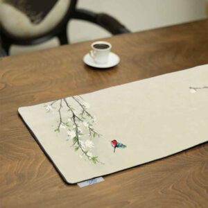 رومیزی مخمل کرم طرح پرشین الگانس مدل نینا
