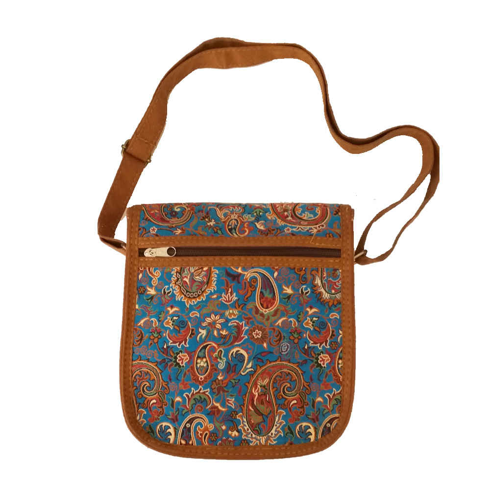 کیف دوشی ترمه با طرح الهام گرفته از سبک ایرانی و بوهمی – ترنم