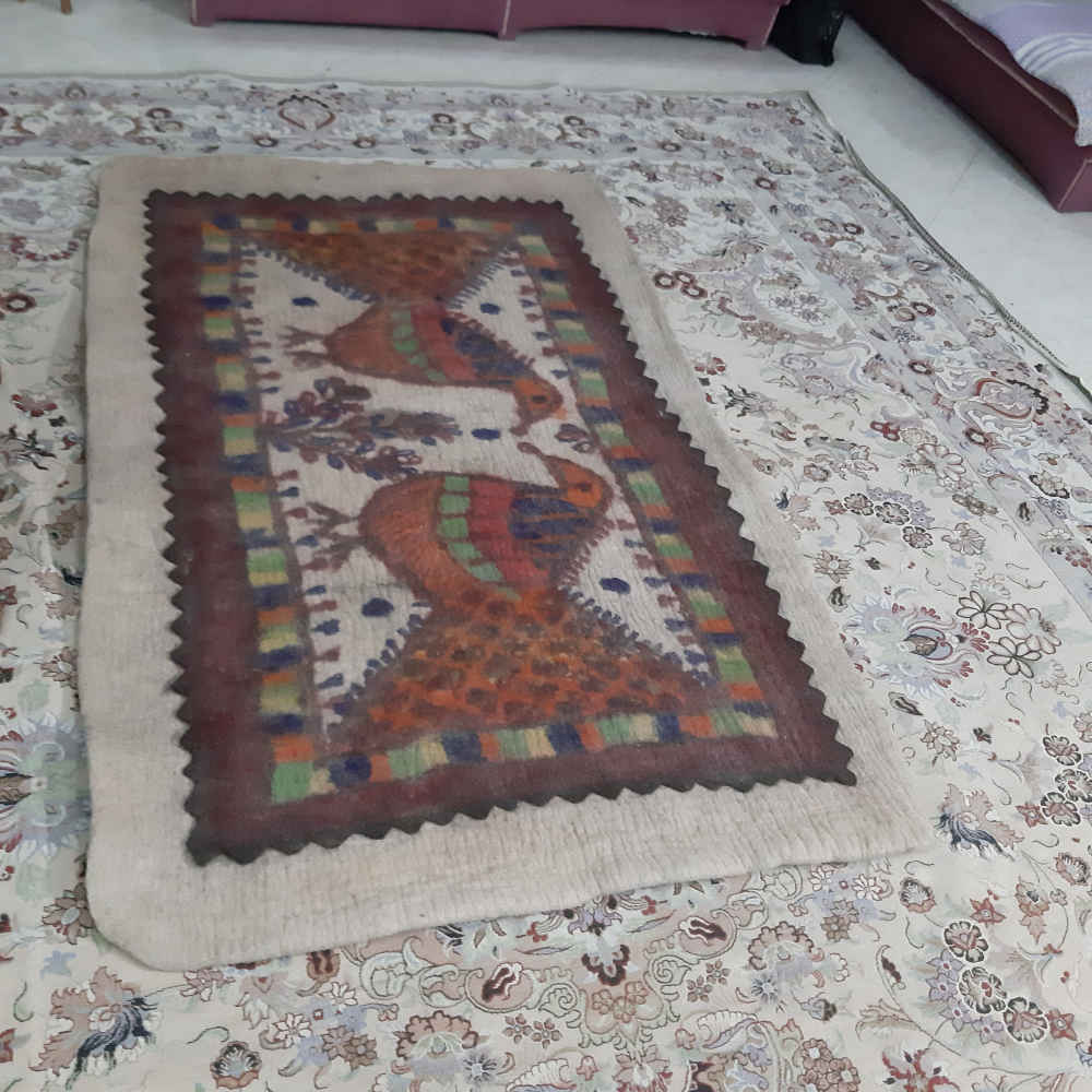 فرش نمدی پشمی ایرانی، ۱۰۰٪ طبیعی و دستبافت، طرح پرندگان