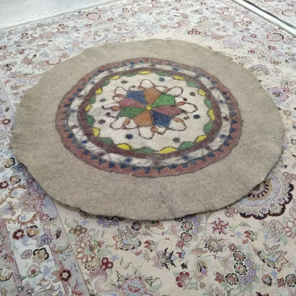 فرش نمدی پشمی ایرانی، ۱۰۰٪ طبیعی و دستباف، گرد