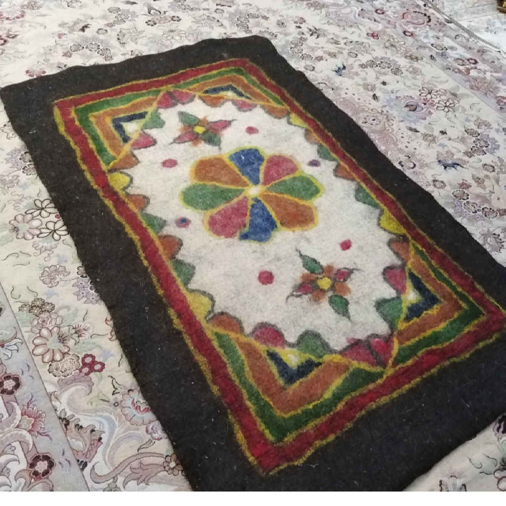 فرش نمدی پشمی ایرانی، ۱۰۰٪ طبیعی و دستباف، مانا