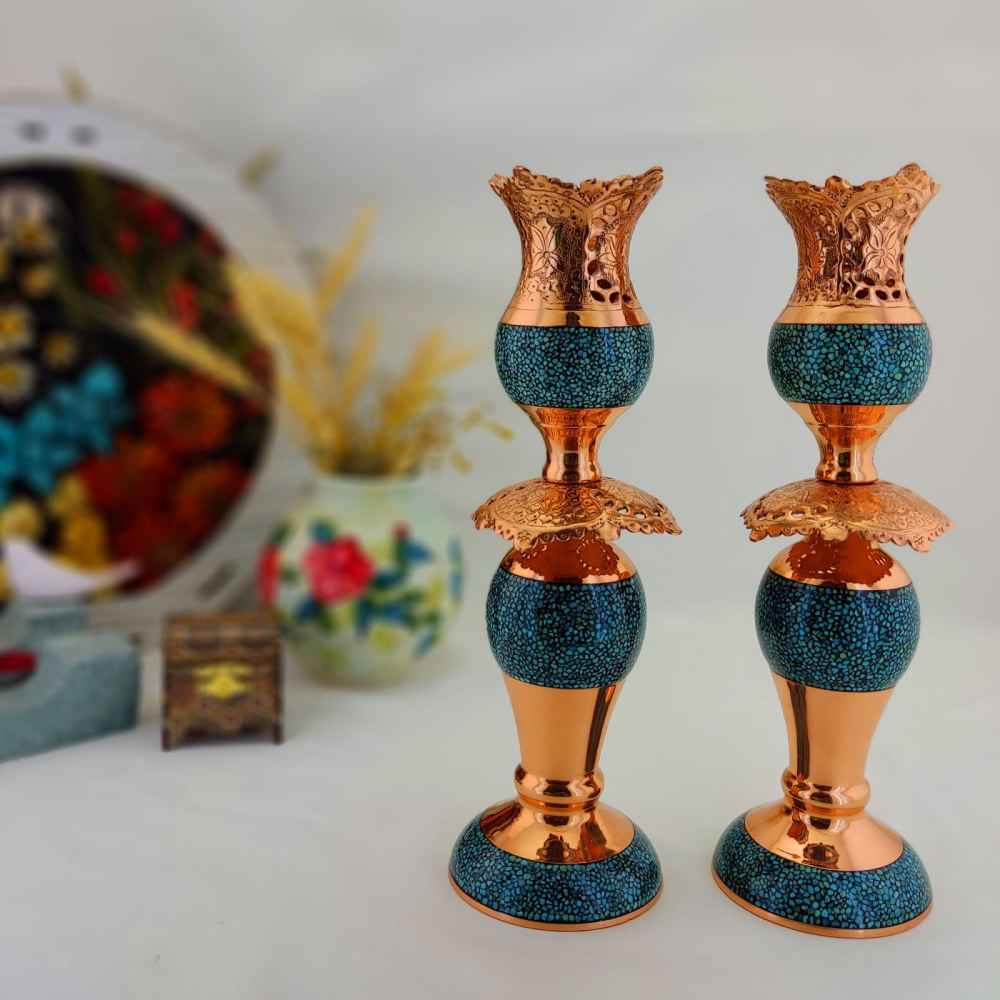 شمعدان مسی دستساز ایرانی – طرح فیروزهای مرصع – رازقی (۲ عدد)