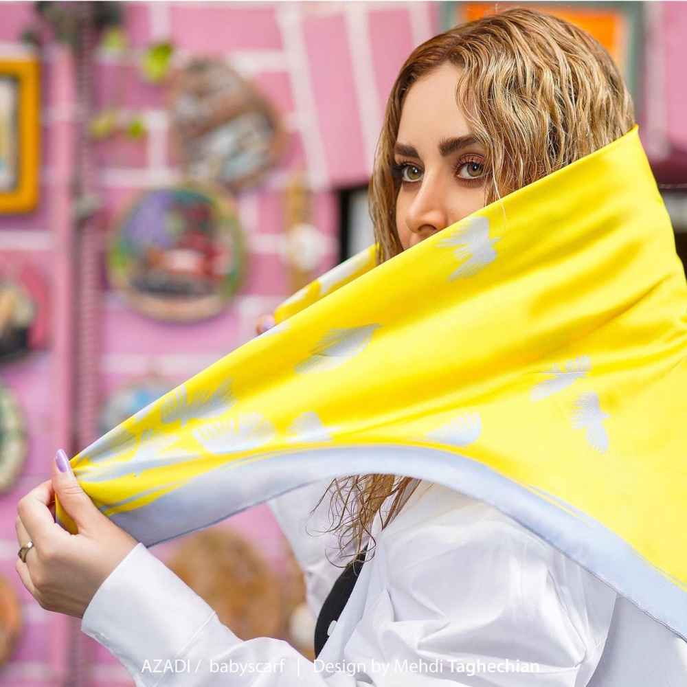 روسری ابریشمی کوتاه زنانه – طرح هنری لوکس و پر جنب و جوش آزادی
