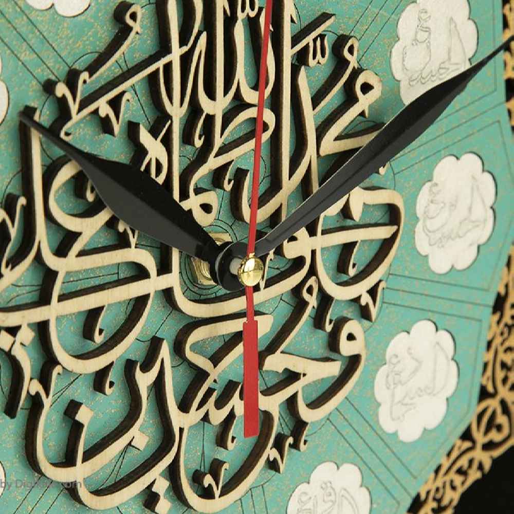 ساعت دیواری به سبک اسلامی با طرح چوبی منبت کاری شده ۱۴ معصوم