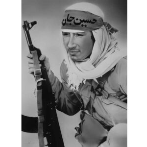 نقاشی سیاه قلم اورجینال – سرباز مسلمان با پیشانی بند یا حسین