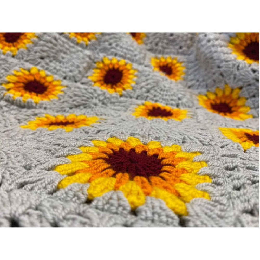روتختی قلاب‌بافی برای مبل و تخت‌خواب‌شو طرح شطرنجی بوهمی طرح آفتابگردان