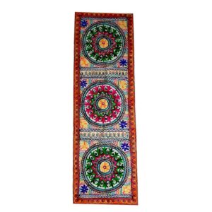رومیزی گلدوزی شده با دست مدل بها
