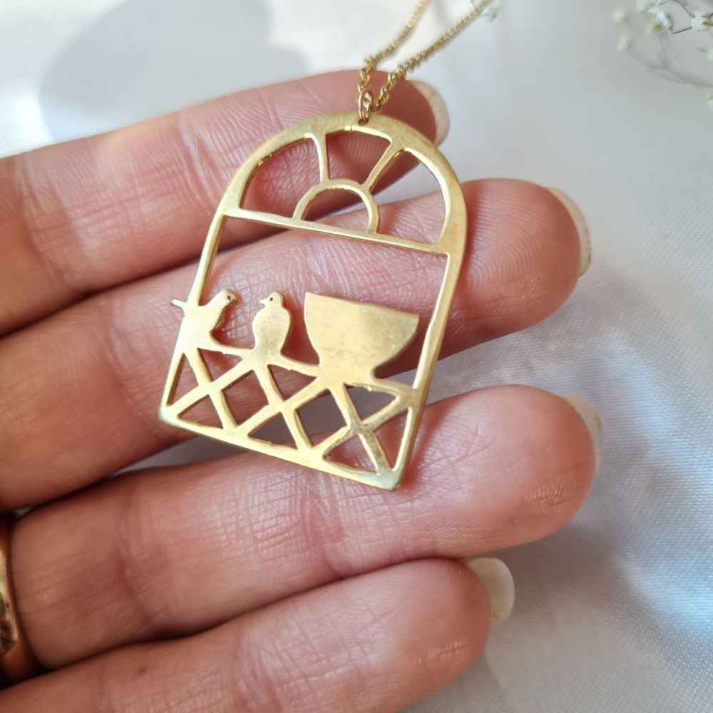 گردنبند برنجی مینیمالیستی ایرانی برای زنان، طرح مرغ آمین