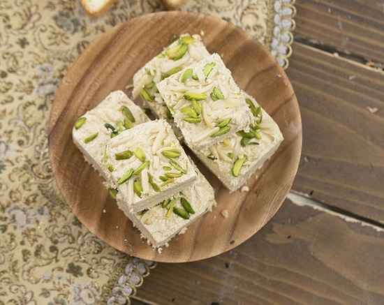 حلوای ارده با پسته – عقاب ۴۰۰ گرمی (بسته ۳ عددی)