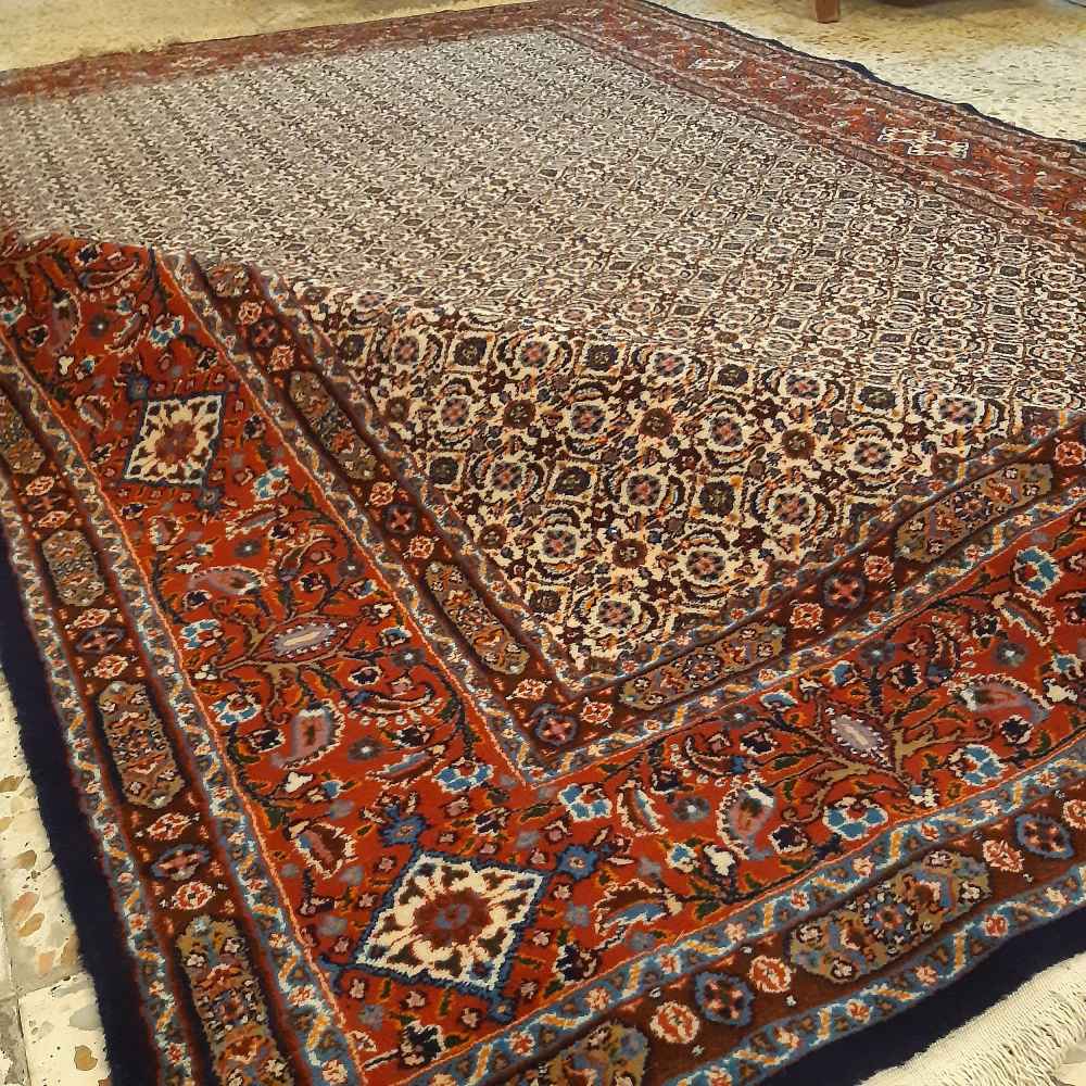 فرش دستباف بیرجند (طرح بهاره) طرح ماهی – پشم قرمز