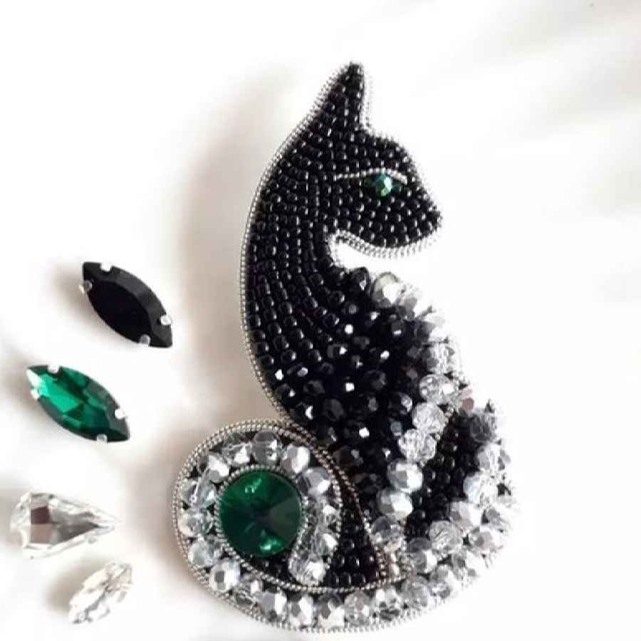 سنجاق سینه مهرهای زنانه دستساز – طرح گربه