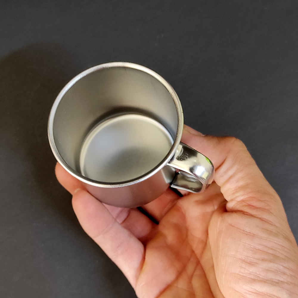 لیوان استیل دسته‌دار مخصوص کمپینگ در فضای باز – سبک و نشکن