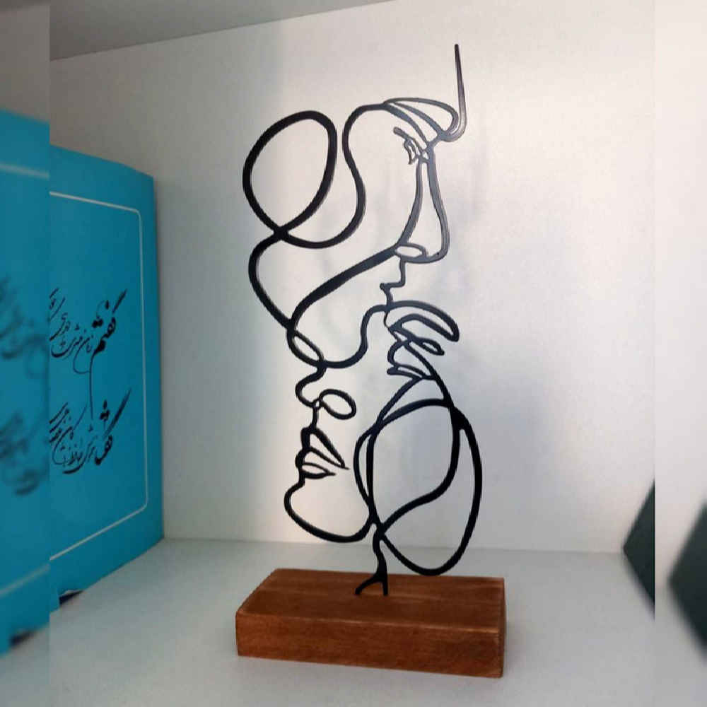 مجسمه سازی هنری مینیمالیستی فلزی همدم