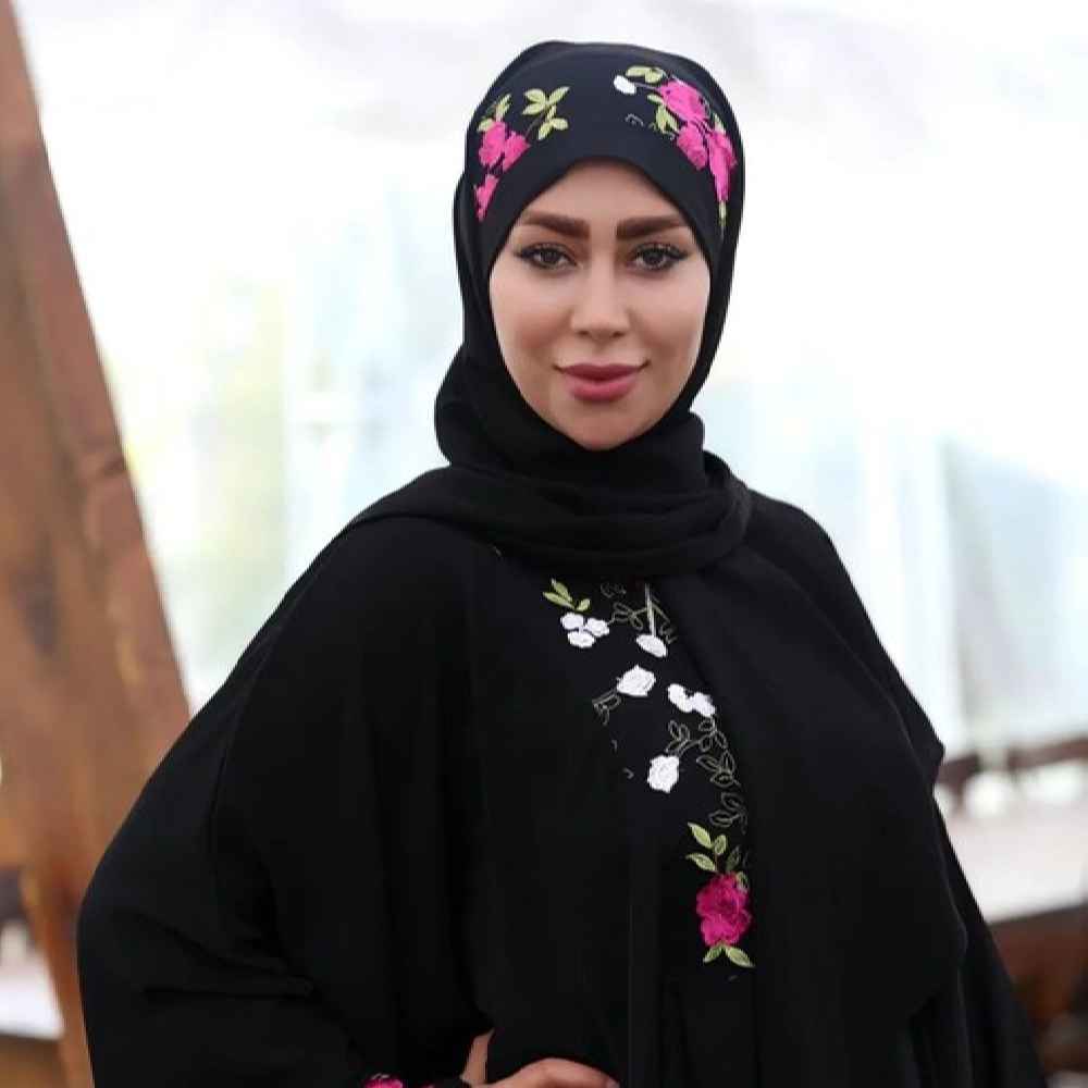 عبای پروانه‌ای شیک برای زنان مسلمان – پارچه کرپ مشکی نرم