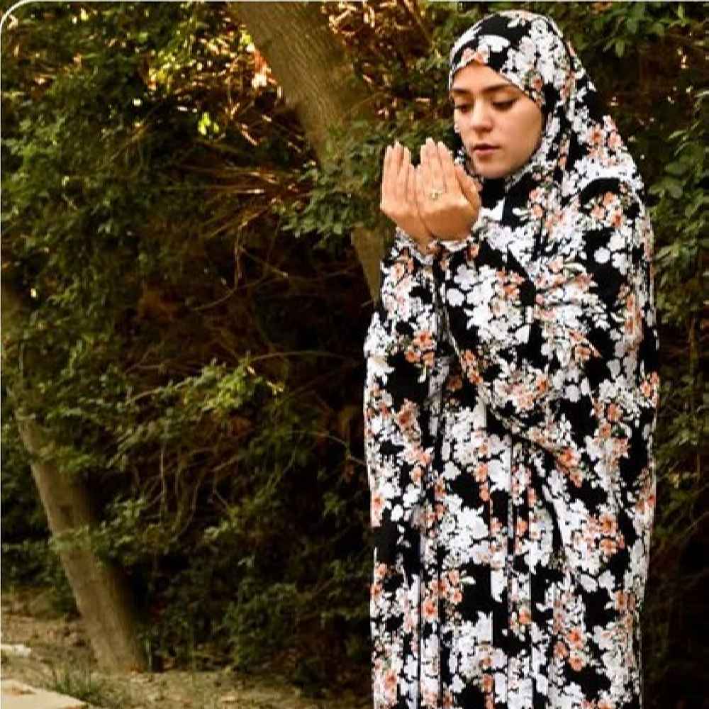 چادر نماز اسلامی آستیندار زنانه، مناسب برای نماز خواندن – طرح گلدار زارا