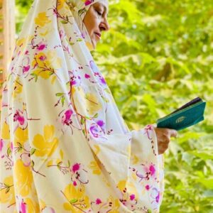 چادر نماز اسلامی آستین‌دار زنانه، مناسب برای نماز خواندن – طرح گلدار ستاره