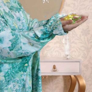 چادر نماز اسلامی آستین‌دار زنانه، مناسب برای نمازگزاران – طرح گلدار ریما