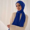 حجاب شیلا از جنس ابریشم آبی برای زنان مسلمان