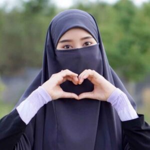 ست روسری و نیم نقاب اسلامی کرپ خاکستری تیره زنانه