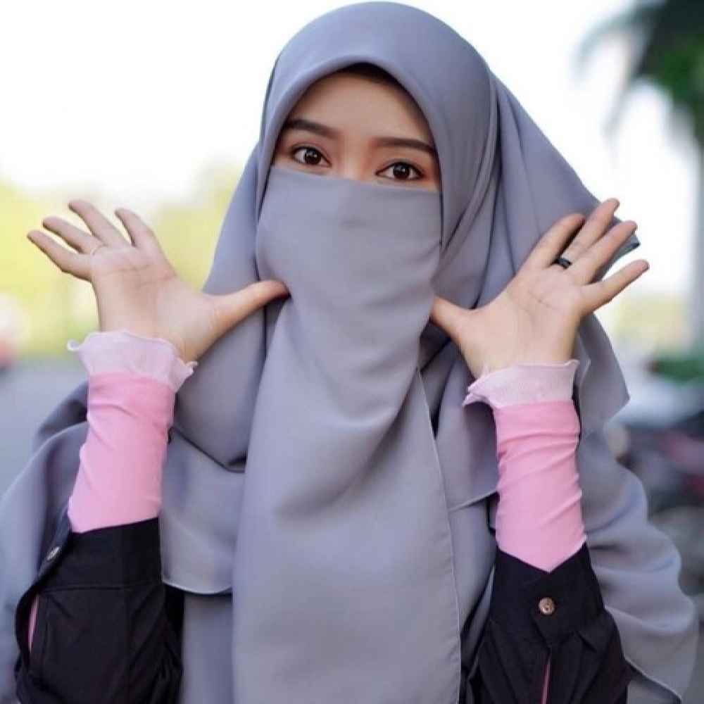 ست روسری و نقاب طرح کرپ اسلامی چهارخانه خاکستری زنانه